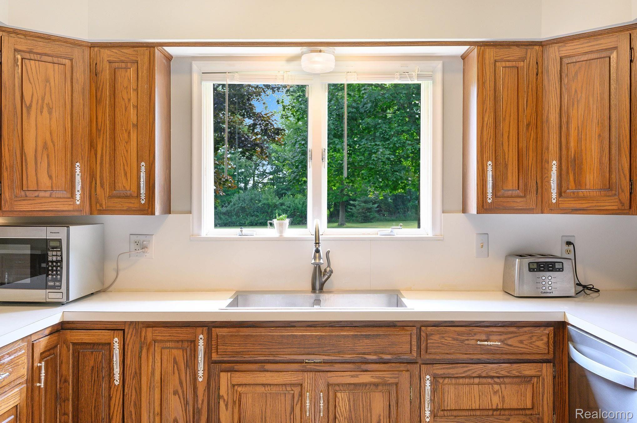 5440 Green Road Fenton, MI 48430 - Photo 14 of 44 Kitchen 1.jpg