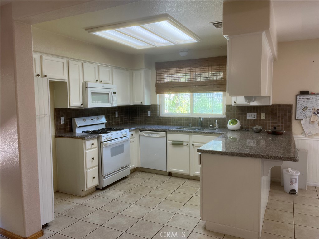 43282 Corte Argento Temecula, CA 92592 - Photo 3 of 7