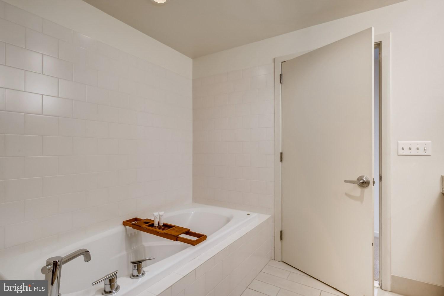 1200 Steuart Street, Unit 528 Baltimore, MD 21230 - Photo 18 of 40
