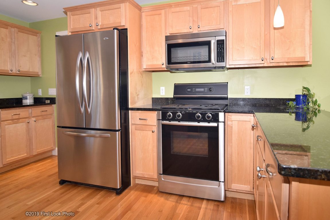 6 Spindrift Road Narragansett, RI 02882 - Photo 3 of 40