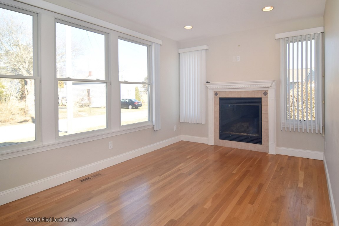 6 Spindrift Road Narragansett, RI 02882 - Photo 8 of 40
