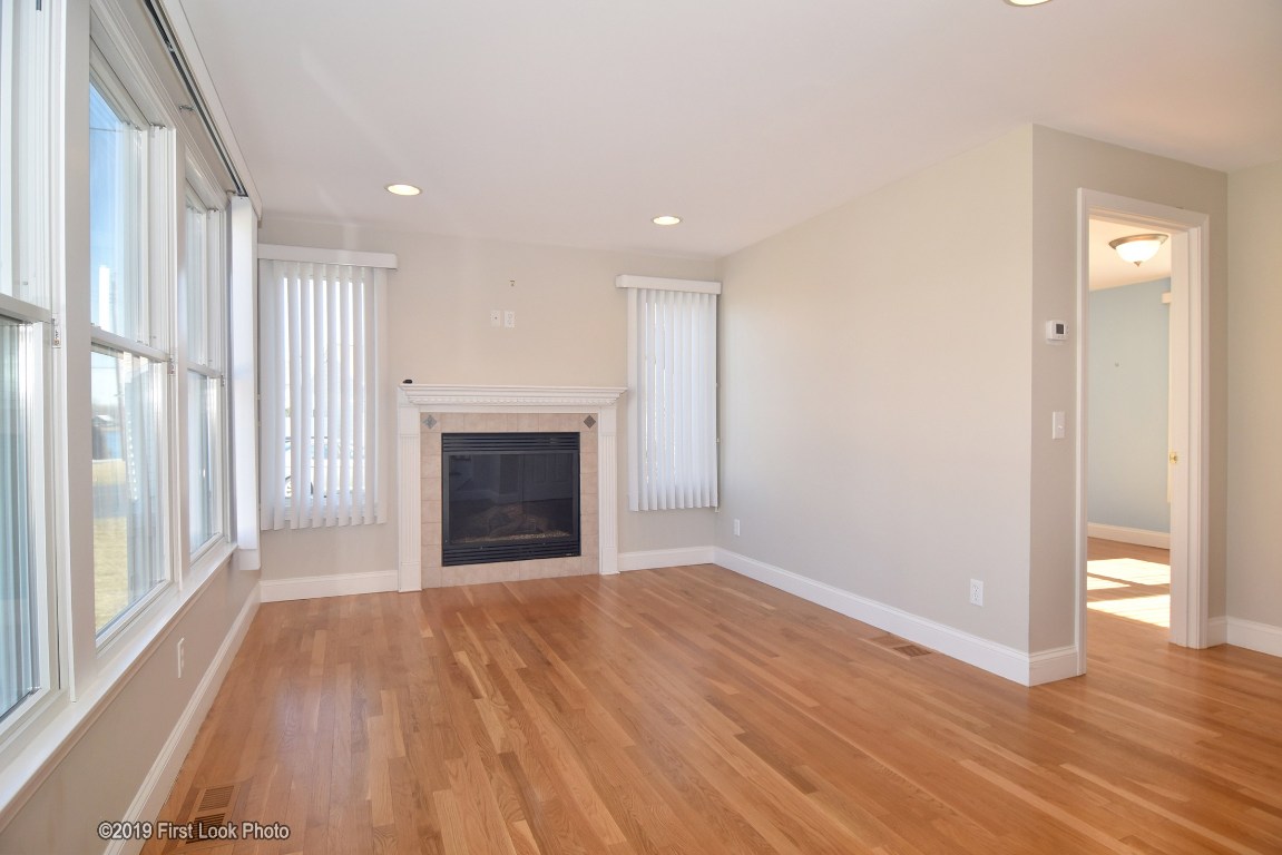 6 Spindrift Road Narragansett, RI 02882 - Photo 9 of 40