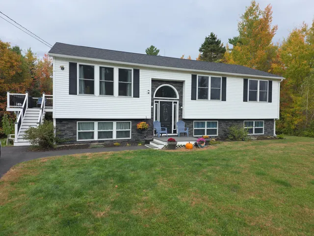 $439,900 | 10 Kelliher Street, Glenburn, ME 04401