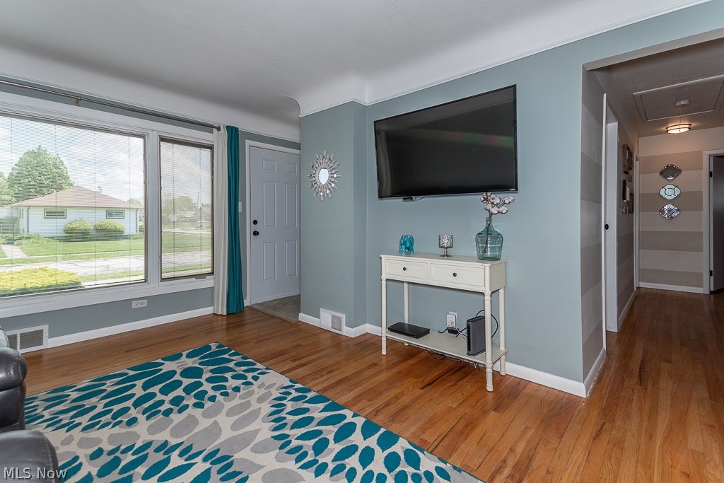 840 Glenhurst Road Willowick, OH 44095 - Photo 3 of 23