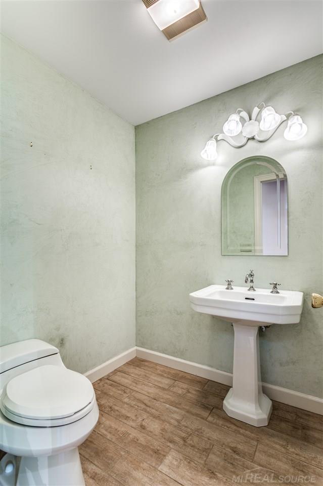 6311 Lakeshore Road Lexington, MI 48450 - Photo 46 of 82 50044038-46.JPG