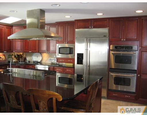 188 Friendship Road Cranbury, NJ 08512 - Photo 3 of 10