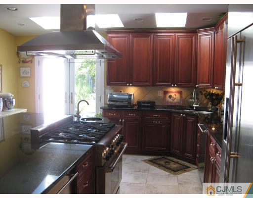 188 Friendship Road Cranbury, NJ 08512 - Photo 4 of 10