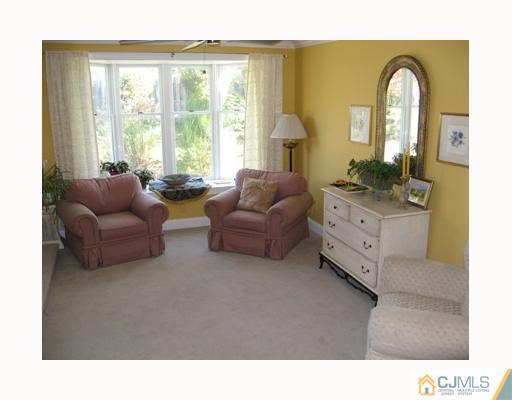 188 Friendship Road Cranbury, NJ 08512 - Photo 7 of 10