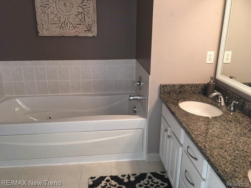 654 Cherry Orchard Road, Unit 154 Canton, MI 48188 - Photo 43 of 74 IMG_2247.jpg