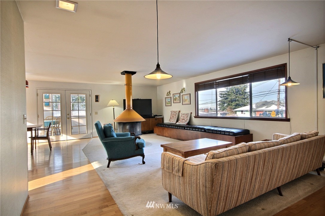 10821 Southeast 181st Street Renton, WA 98055 - Photo 4 of 23
