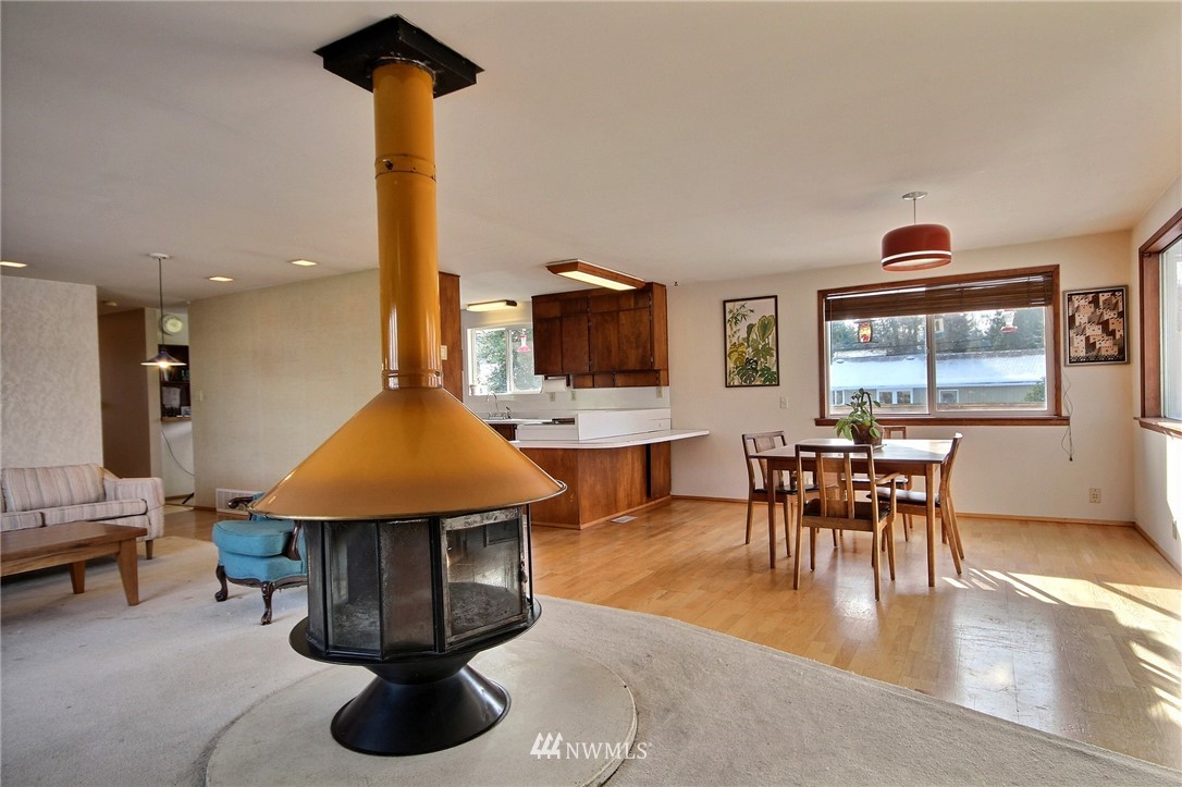10821 Southeast 181st Street Renton, WA 98055 - Photo 5 of 23
