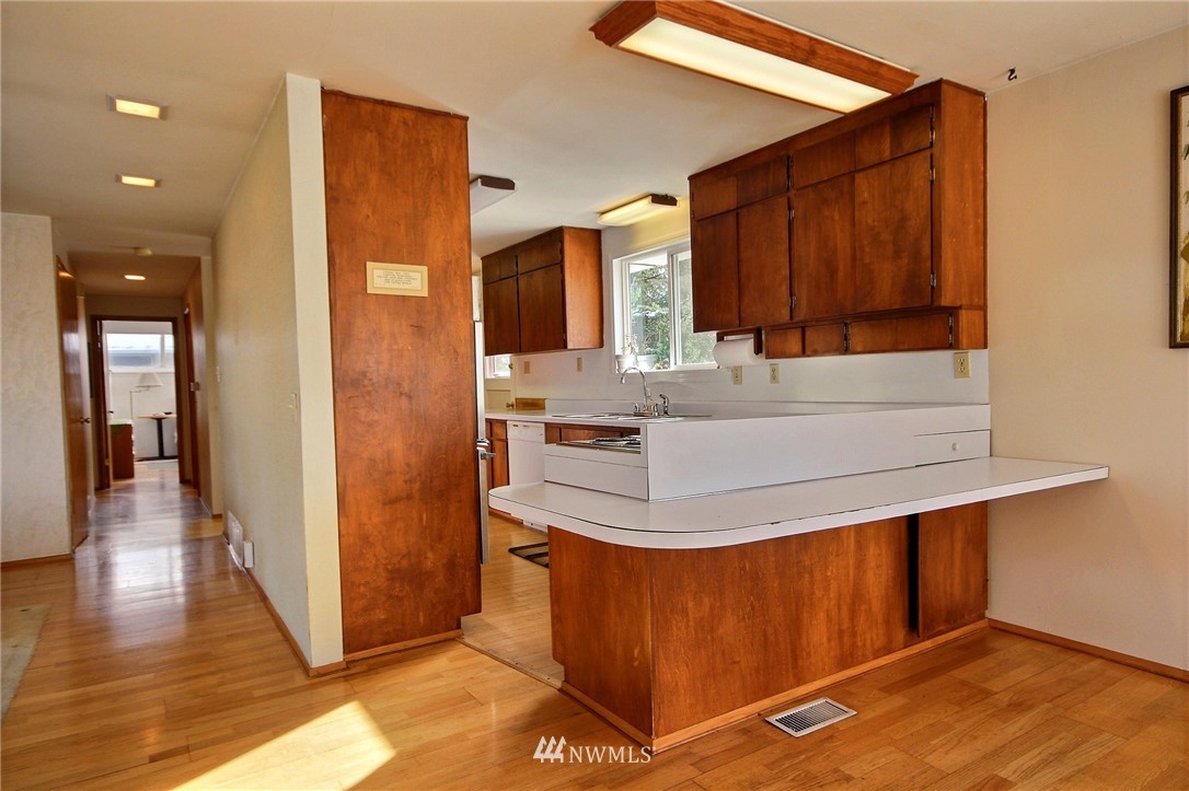 10821 Southeast 181st Street Renton, WA 98055 - Photo 8 of 23