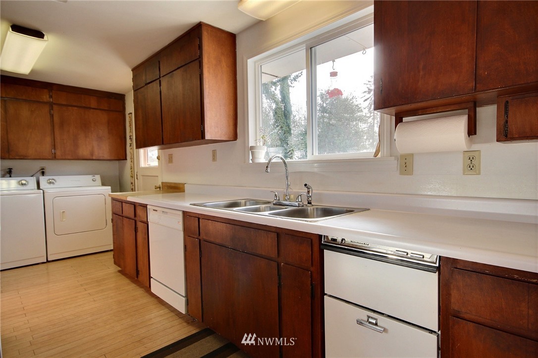 10821 Southeast 181st Street Renton, WA 98055 - Photo 9 of 23
