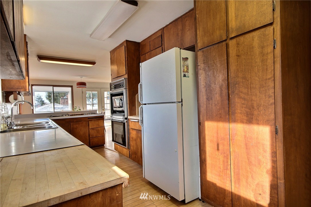10821 Southeast 181st Street Renton, WA 98055 - Photo 10 of 23