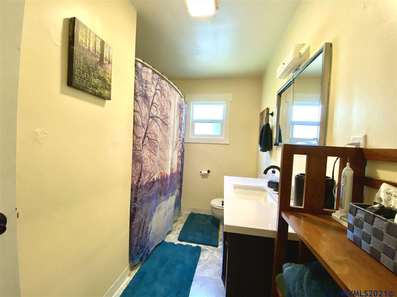 2010 Market Street Northeast Salem, OR 97301 - Photo 15 of 20