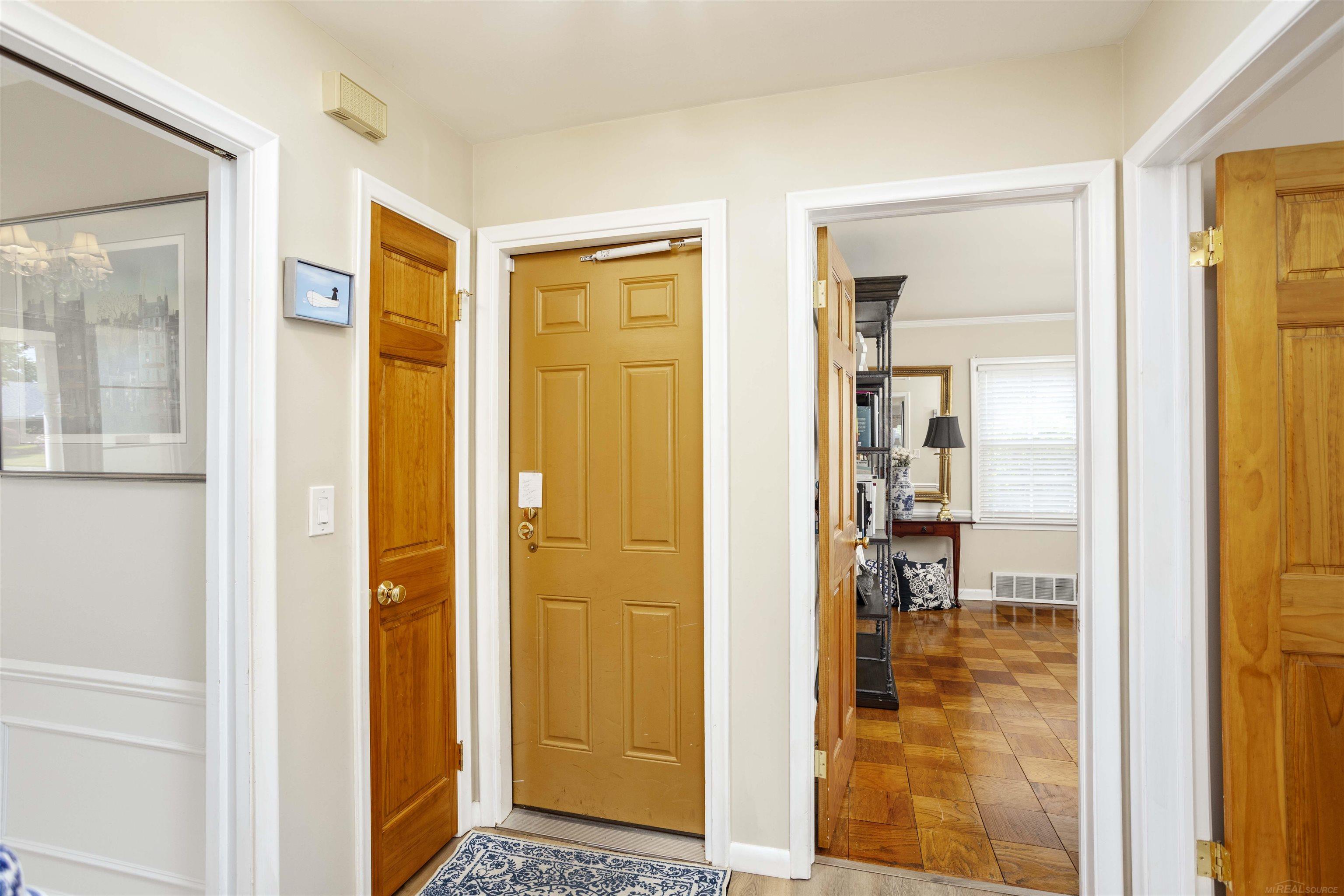 70 Hampton Road Grosse Pointe, MI 48236 - Photo 15 of 56 50112553-14.JPG
