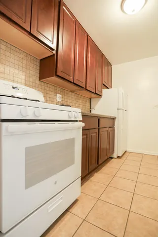 $1,350 | 1055 West Catalpa Avenue, Unit 520, Chicago, IL 60640