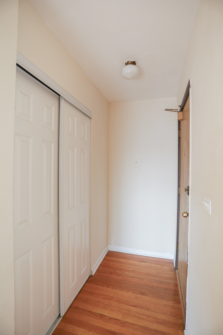 1055 West Catalpa Avenue, Unit 520 Chicago, IL 60640 - Photo 10 of 14