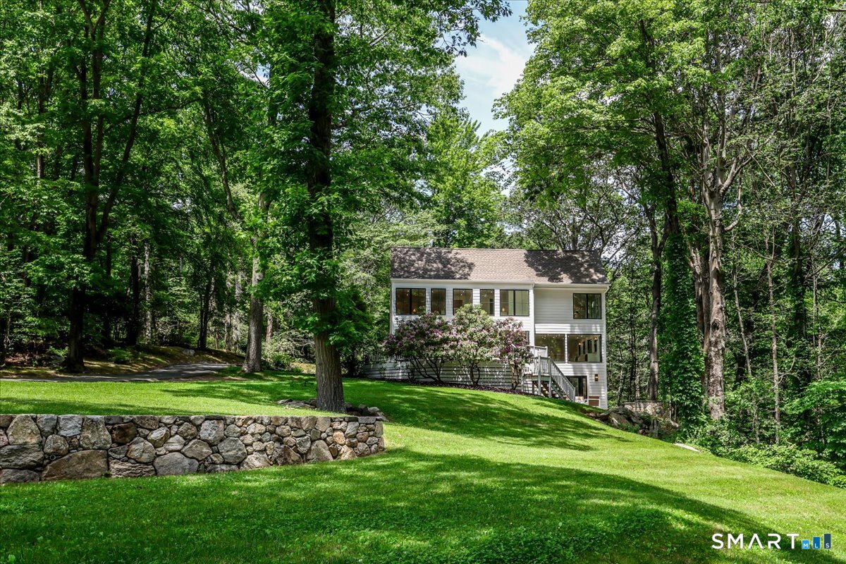 256 Wilton Road East Ridgefield, CT 06877 - Photo 3 of 40