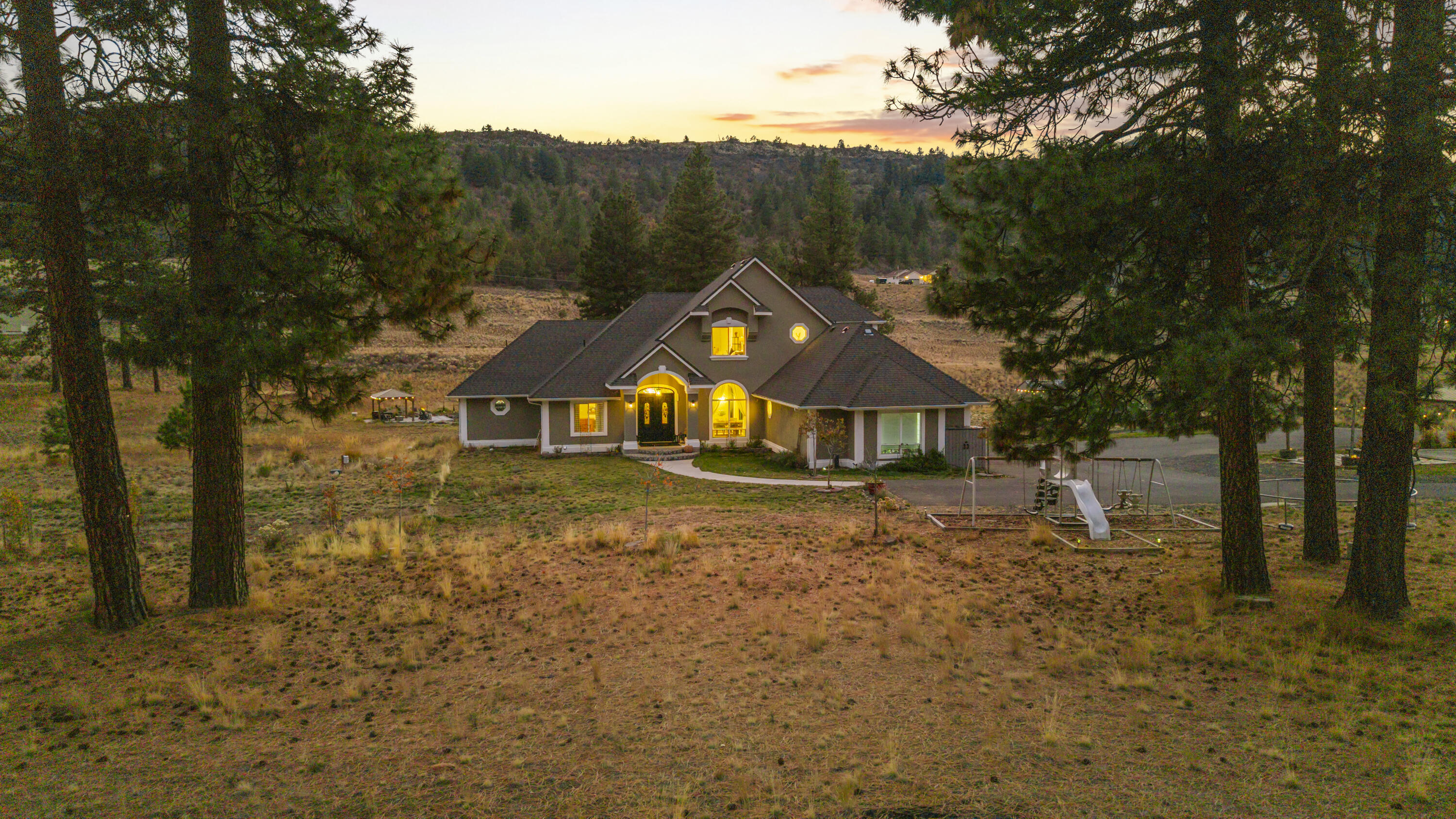 3808 Old Fort Road Klamath Falls, OR 97601 - Photo 4 of 120 IMG_3741