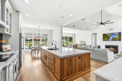 $2,495,000 | 15400 Seymour Avenue, San Martin, CA 95046