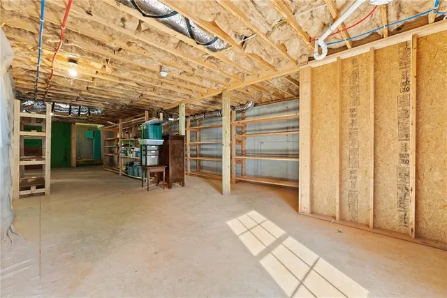 a view of livingroom with furniture