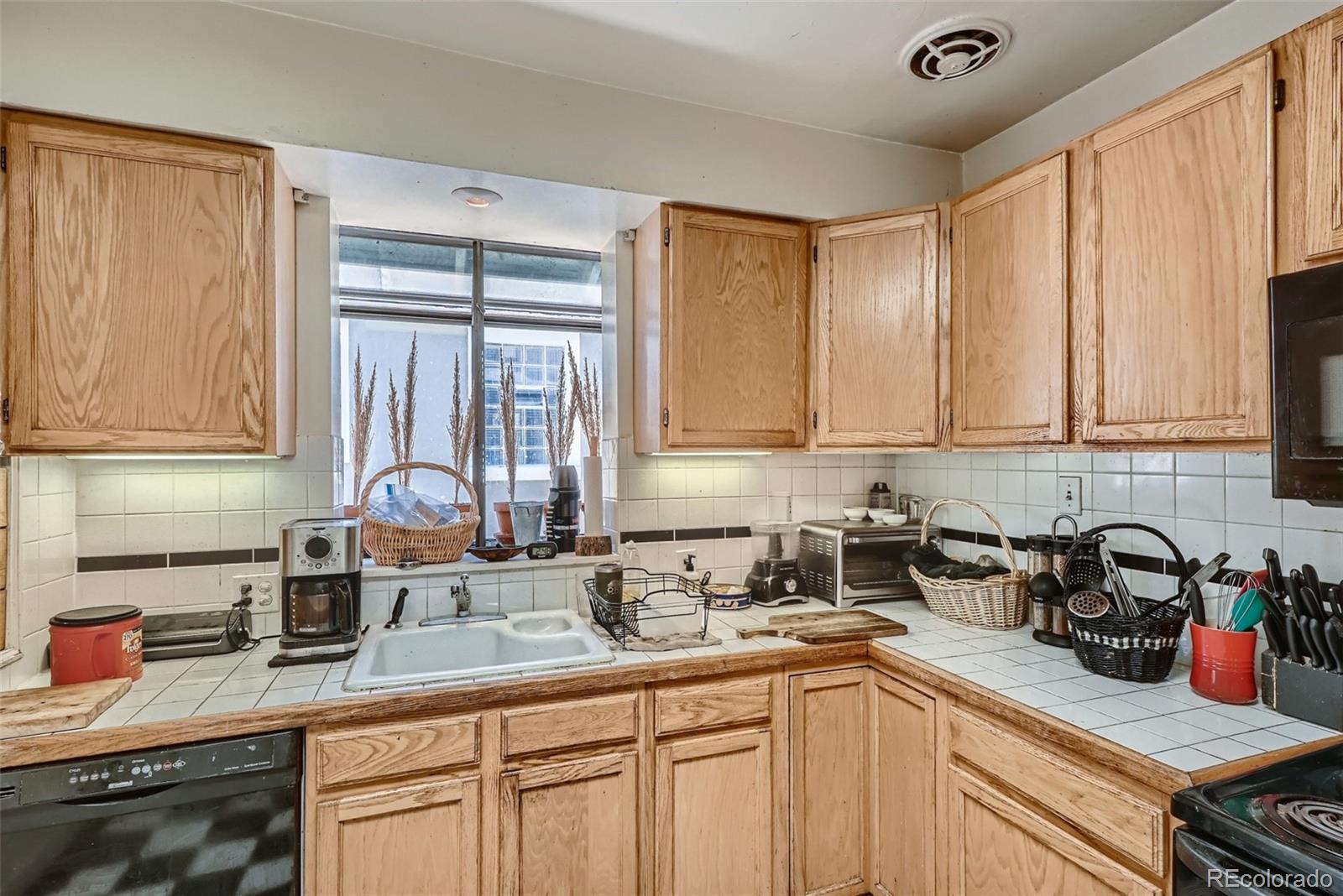 624 Jackson Street Denver, CO 80206 - Photo 11 of 28