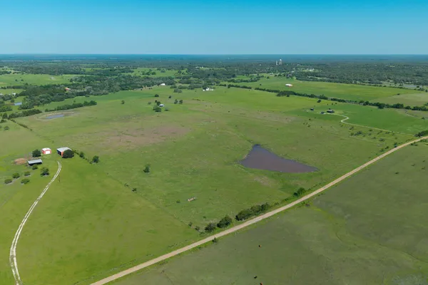 $895,000 | 1571 Schulze Road, Muldoon, TX 78949