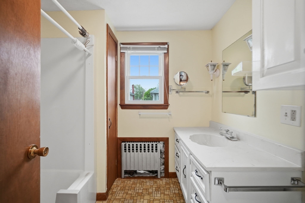 20 Athol Street Springfield, MA 01107 - Photo 34 of 40