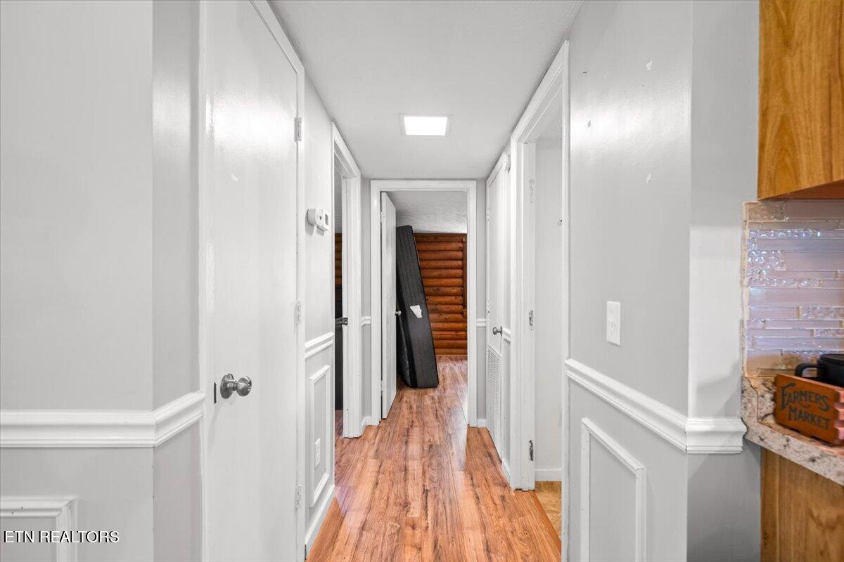 186 Indian Creek Road Jacksboro, TN 37757 - Photo 15 of 38 HallWay