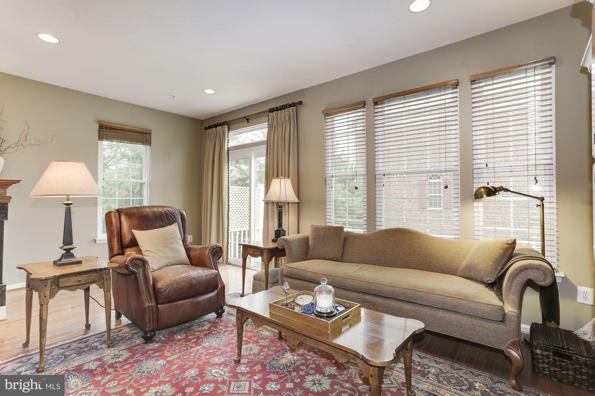 711 Gaither Road Rockville, MD 20850 - Photo 9 of 30 Living Room