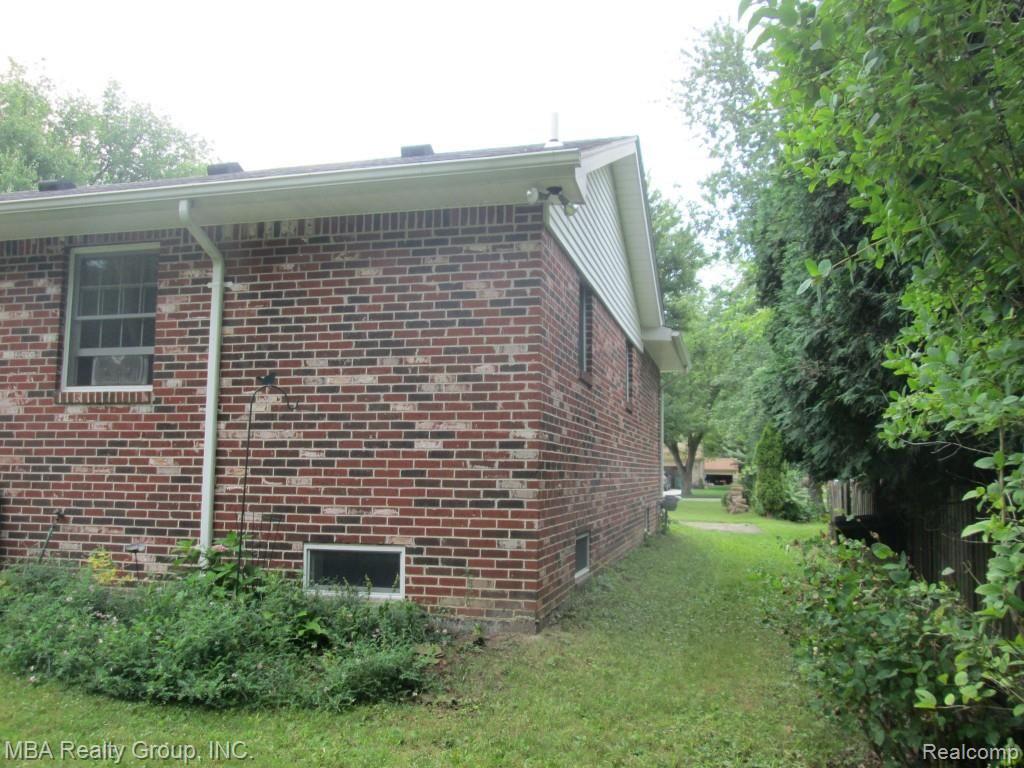 8496 Rucker Road Grosse Ile, MI 48138 - Photo 37 of 39 IMG_6749.jpg