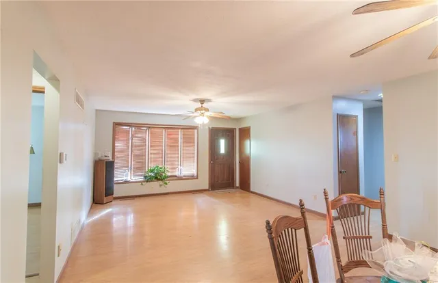 $289,900 | 831 Southwest 500th Road, Holden, MO 64040