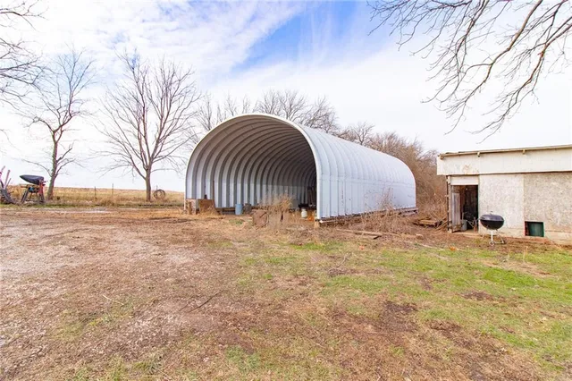 $289,900 | 831 Southwest 500th Road, Holden, MO 64040