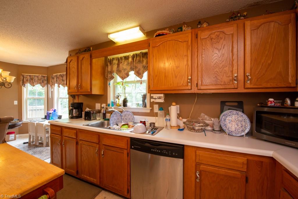 3222 Creek Ridge Road Greensboro, NC 27407 - Photo 11 of 30 Gallery Image 11