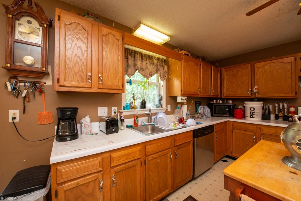 3222 Creek Ridge Road Greensboro, NC 27407 - Photo 13 of 30 Gallery Image 13