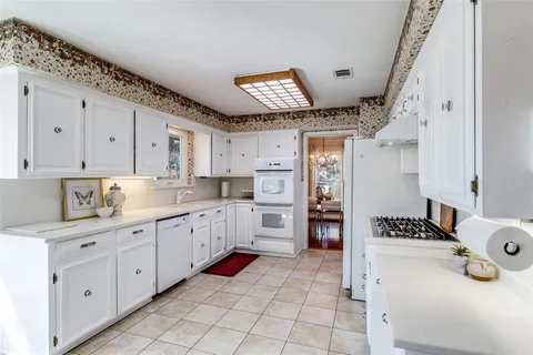 $685,000 | 14810 Knollview Drive, Dallas, TX 75248