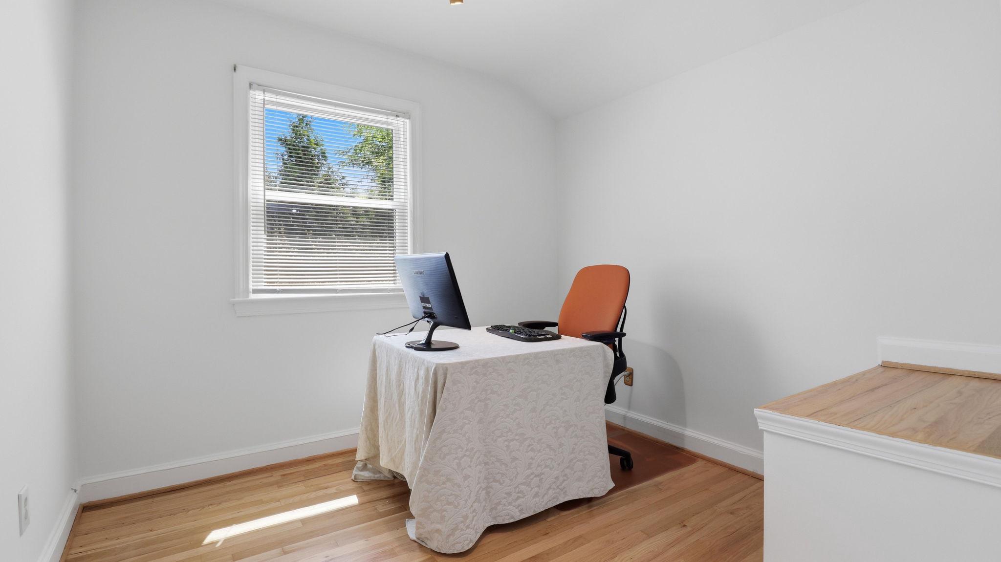 11708 Galt Avenue Silver Spring, MD 20902 - Photo 20 of 25 Third bedroom/home office space.
