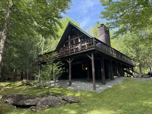$676,100 | 125 Valley View Road, West Dover, VT 05356