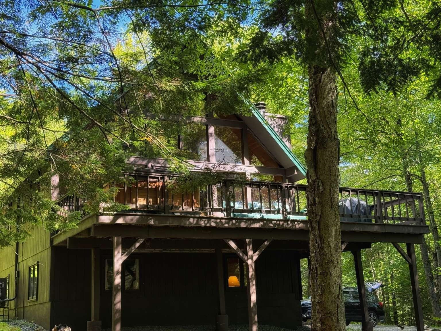 125 Valley View Road West Dover, VT 05356 - Photo 3 of 20