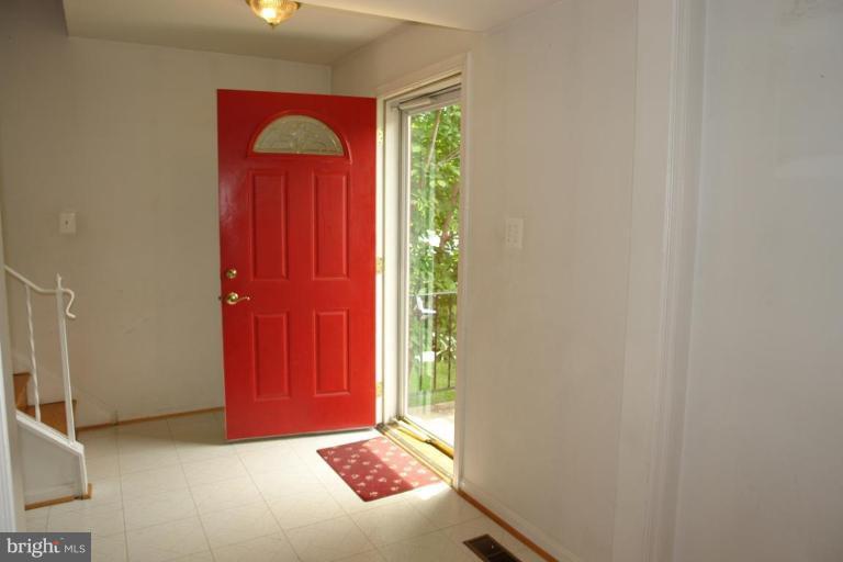 7014 Leestone Street Springfield, VA 22151 - Photo 7 of 23