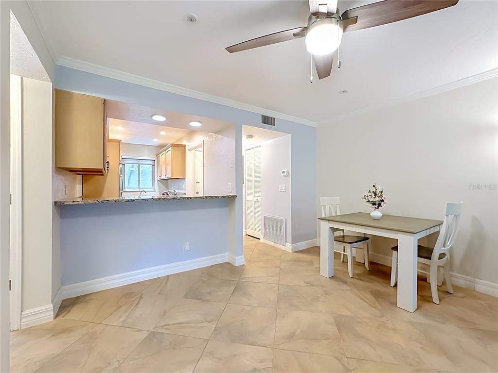 1715 Pelican Cove Road, Unit GL339 Sarasota, FL 34231 - Photo 17 of 56 Gallery Image 17