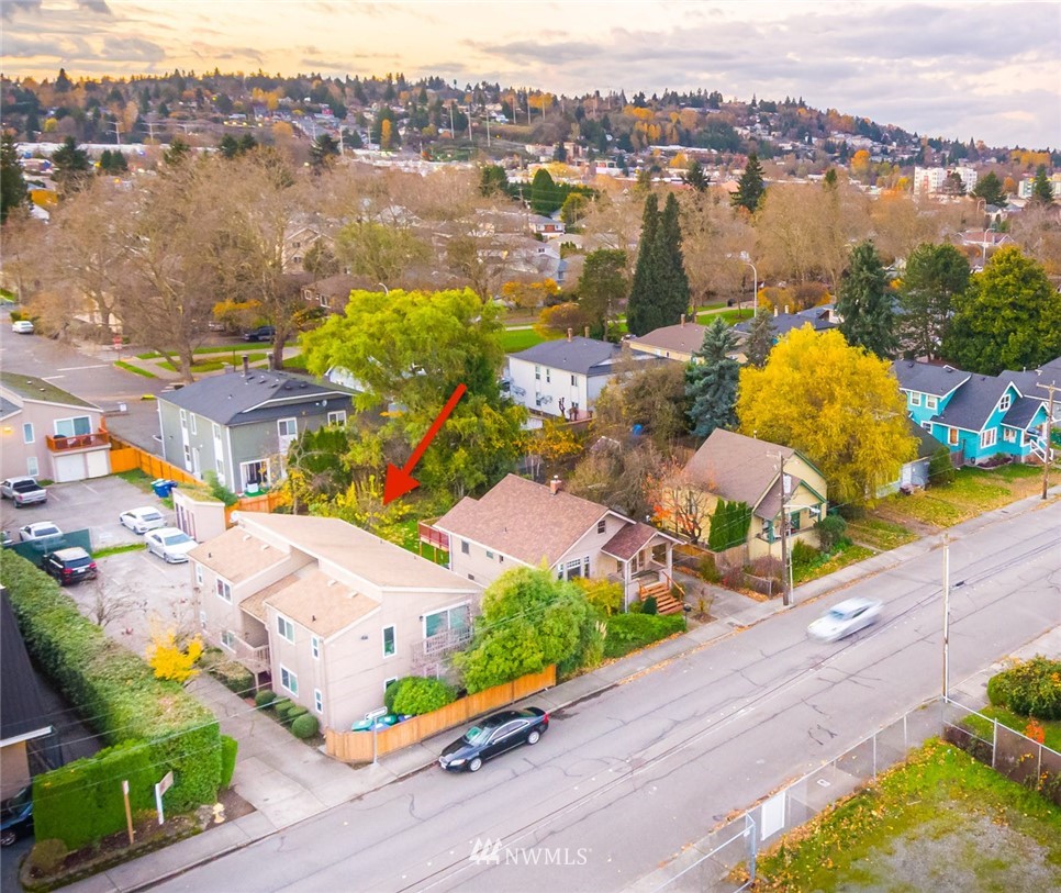 605 Williams Avenue South Renton, WA 98057 - Photo 1 of 10 Gallery Image 1