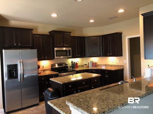 1022 Tampa Avenue Foley, AL 36535 - Photo 6 of 17 Kitchen