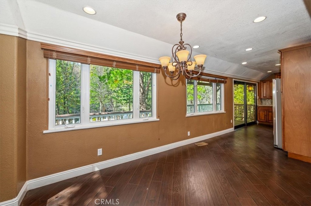 27297 Little Bear Road Blue Jay, CA 92317 - Photo 16 of 46 Dining Area
