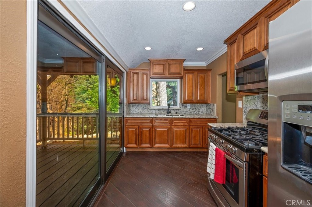 27297 Little Bear Road Blue Jay, CA 92317 - Photo 19 of 46 Kitchen