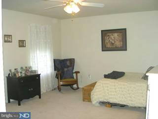 42 Elroy Road Souderton, PA 18964 - Photo 3 of 6 Gallery Image 3