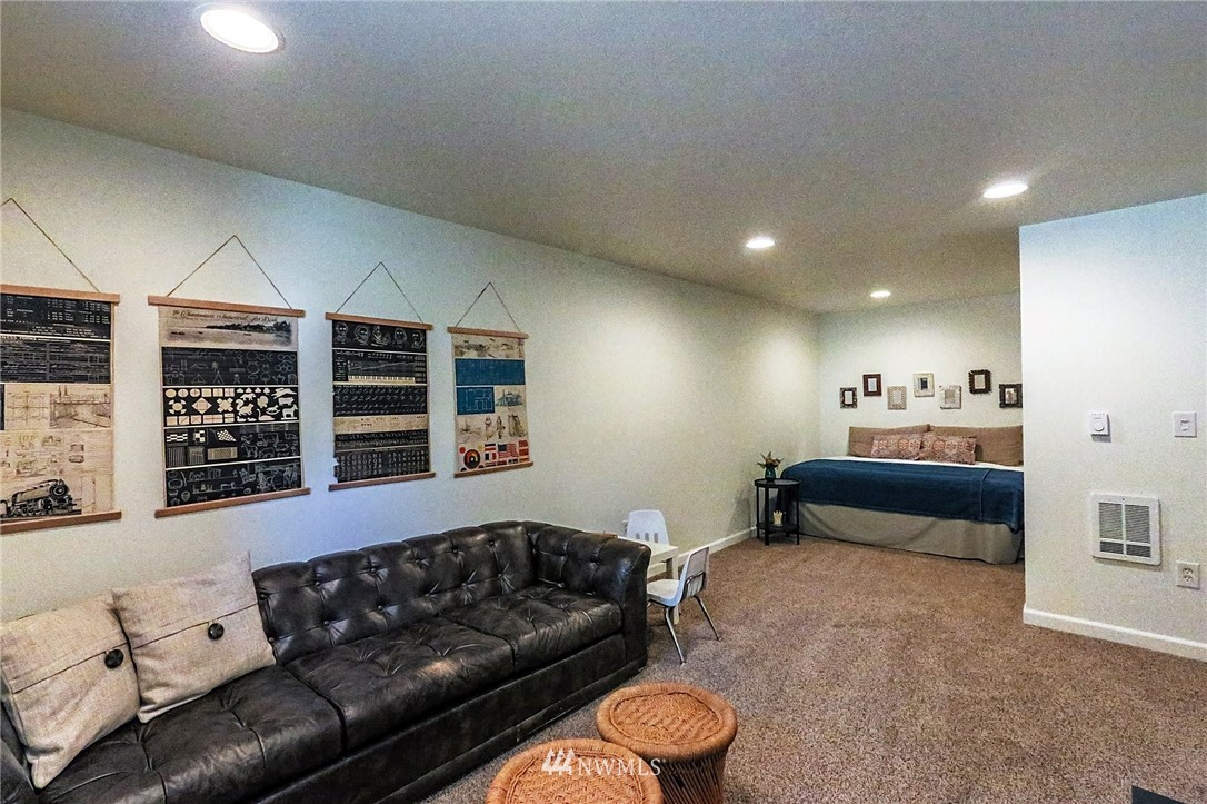 5529 Southeast Sedgwick Road Port Orchard, WA 98366 - Photo 11 of 24 Gallery Image 11