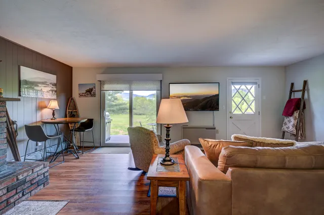 $370,000 | 19 Hill North Vale Lane, Unit 19, Bartlett, NH 03845