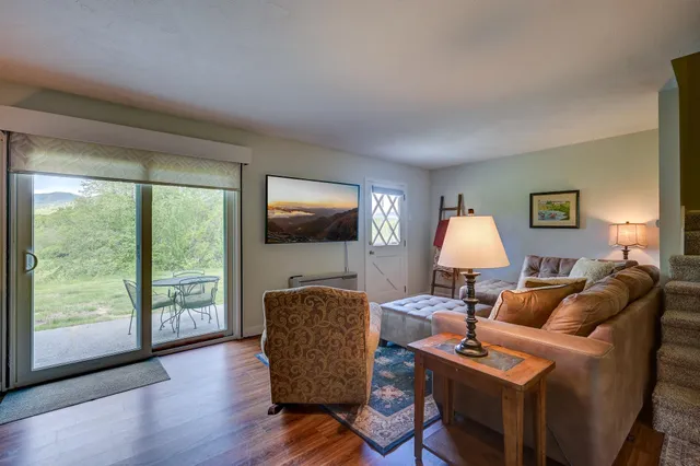 $370,000 | 19 Hill North Vale Lane, Unit 19, Bartlett, NH 03845